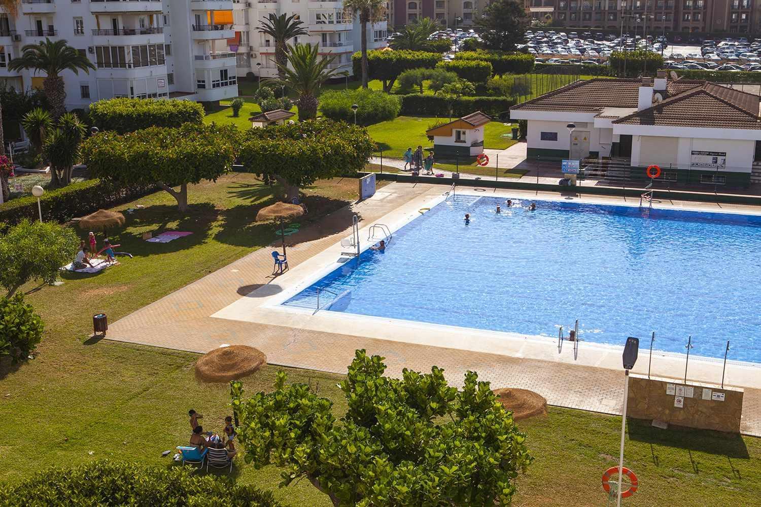 Апартаменты A 100M De Playa Piscina Y Todos Los Servicios Торрокс-Коста Экстерьер фото